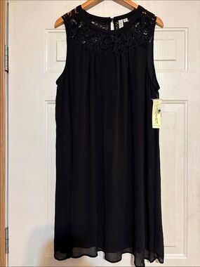Tacera Black Sleeveless Lace Yoke Shift Dress
